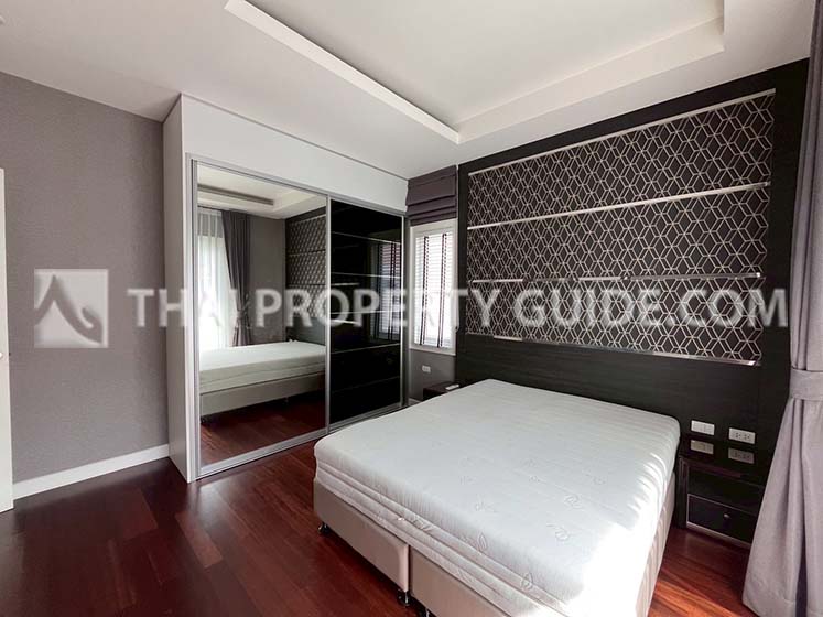 House with Shared Pool in Sukhumvit 